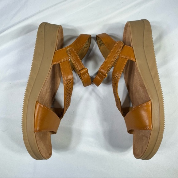 Baretraps Women’s Frolick Dark Camel Sandals - Picture 3 of 8